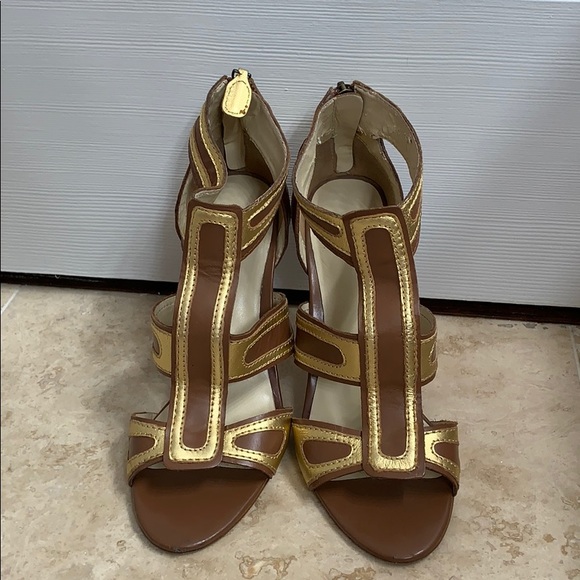 Heels - Picture 2 of 3